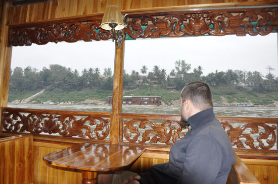 ...den Mekong hinauf zu den Pak Ou Caves gemacht.