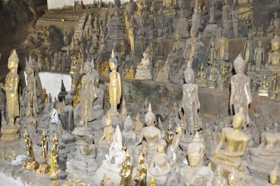 ...aber wohl leider auch für Diebe . Vor allem da die Statuen hier alle frei zugänglich sind und auch nicht wirklich bewacht werden.