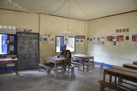 ...und des Klassenzimmers. Bücher haben wir (leider) auch hier keine gesehen. Die sind echt Mangelware in Laos.
