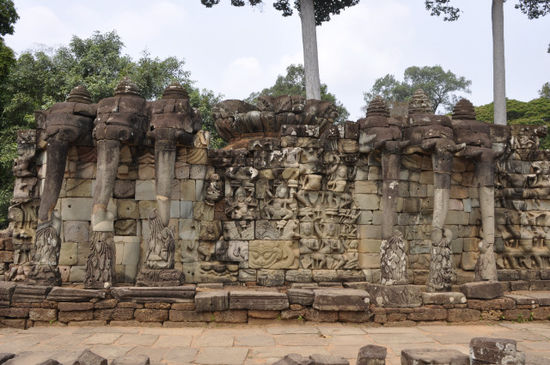 Die Terrace of Elephants, insgesamt 350m long, wurde als Tribüne für öffentliche Zeremonien verwendet.