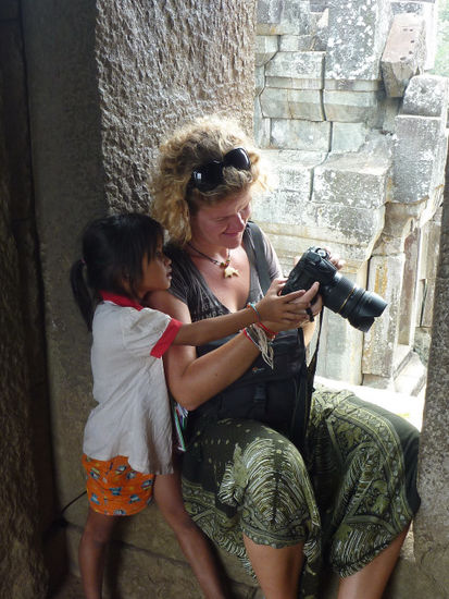 Eines von unzähligen Kindern, das einem um "only 1 dollar" alles Mögliche verkaufen wollen. Die hier war aber echt süß und hat auch alle Tempel auf den Fotos namentlich erkannt!