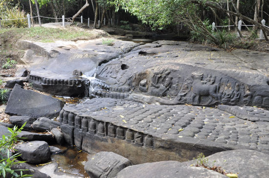 Und hier das Ziel unserer Wanderung: Kbal Spean oder "River of a Thousand Lingas".