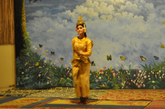 Mit einem Apsara Tanz geht dann unser Aufenthalt in Siam Reap...