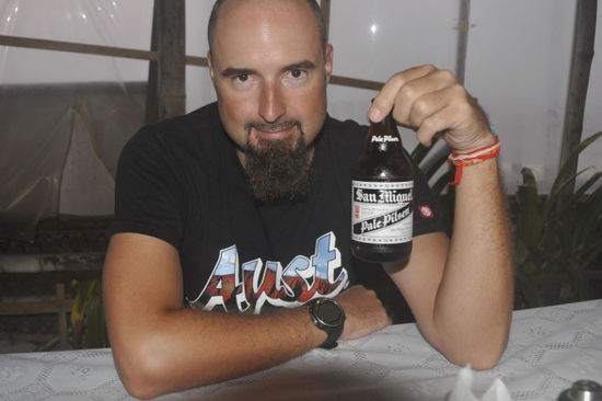 Und mit dem hiesigen San Miguel Pale Pilsen noch viel besser!