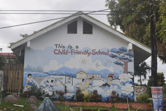 Na hoffentlich ist das eine kinderfreundliche Schule...