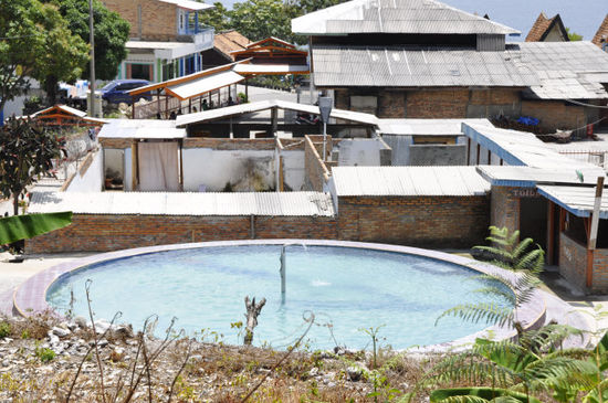 Voilà: die Hotsprings - Thermalquellen und unglaublich nützlich bei 40°C im Schatten.
