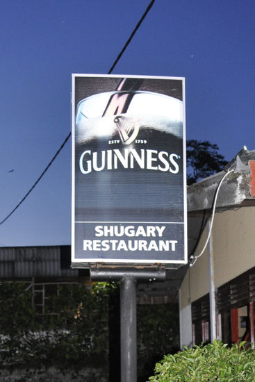 Guiness gibt's hier auch an jeder Ecke - fast wie in Irland, da könntest also auch deine Goldhasis verkaufen, gell, Marko?
