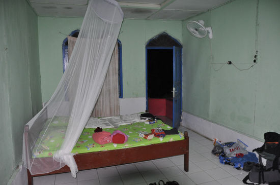 ... und dieses feine Zimmer bekommen...