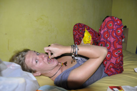 Leider war auf dem Weg nach Java wieder ein Zwischenstop im Shithole notwendig (aufmerksame Leser wissen den Namen der Stadt) - nur mit GANZ viel Süßigkeiten zu ertragen