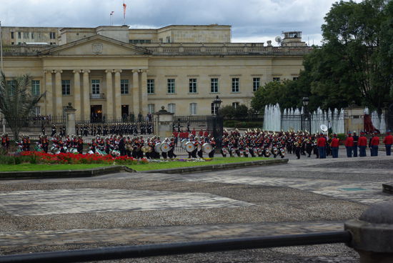 Wachablöse vorm Palacio