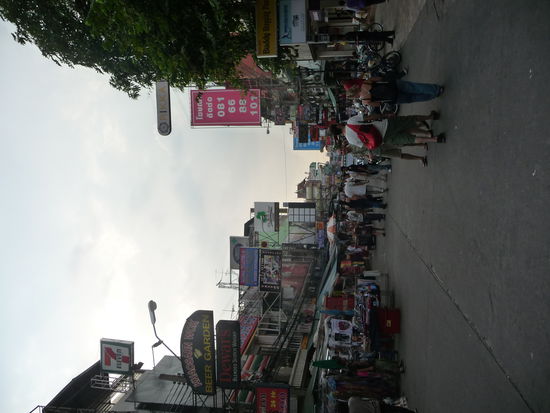 Khao San Road
(das nächste Bild drehe ich vorher  )
