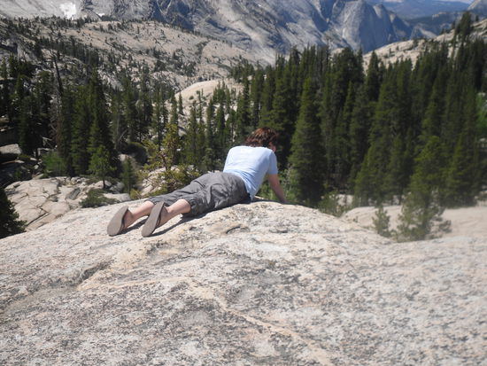 In Schluchten schauen...weils doch ganz schön windig war hab ich mich lieber hingelegt. Nich dass ich noch runter geweht werde.