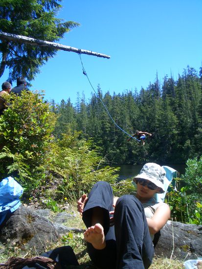 Sprung ins kuehle Nass