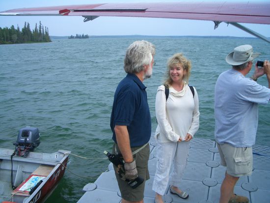 Mike bei der Begruessung der Gaeste und mir