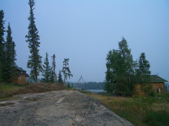 Rechts cabin at the point und links trapper`s cabin