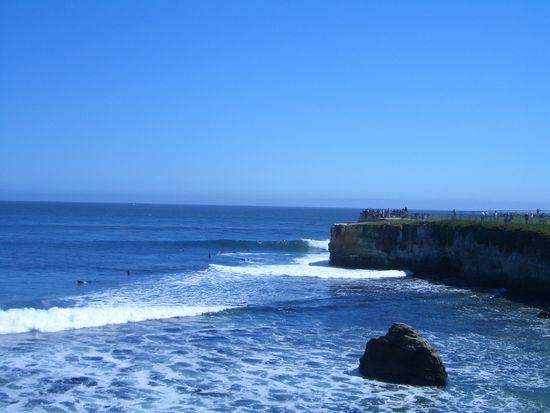 mein Favoritenspot Steamer Lane mit einer Horde an Zuschauern