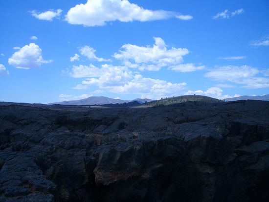 Die Vulkane sind noch aktiv, ruhen aber momentan und der letzte Ausbruch war vor 2000 Jahren