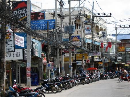 Chawengs Hauptstrasse