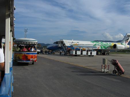 Transfer zu unserem Flugzeug (Samui)