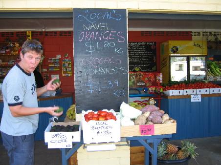 Strassenmarkt fuer Obst und Gemuese