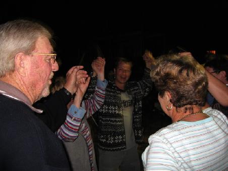 "Hot Pot" Abend mit Tanz und Gesang in Emu Park
