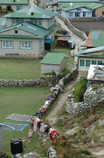 
Khumjung Waschsaloon
