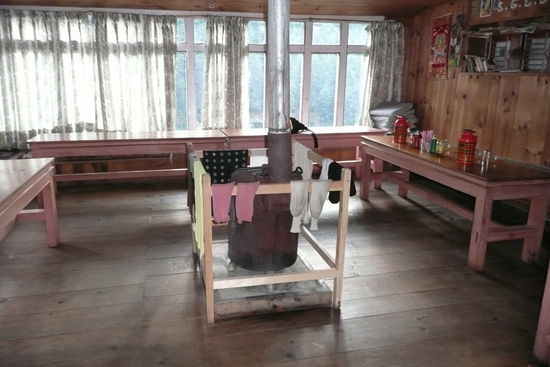 Im Dinner Room steht die einzige Wärmequelle
Die Socken sind aber nicht meine.