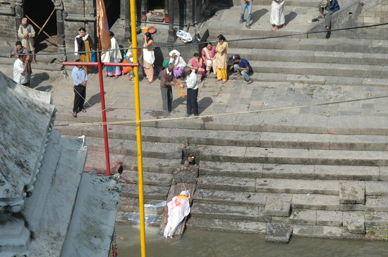 Rituelle Waschung eines Toten