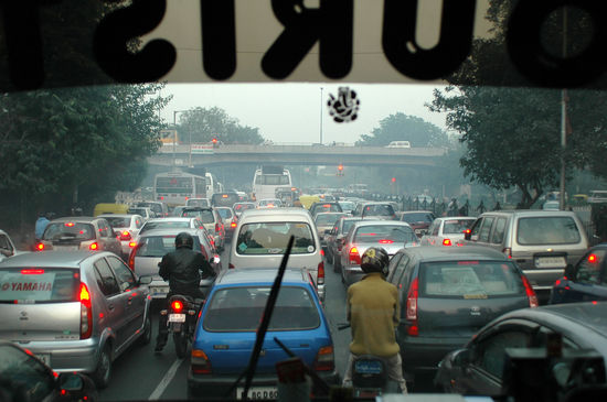 Verkehr in Indien........geht nur mit Nase zuhalten