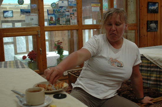 Schmeckt wirklich, auch wenn ich so blöd drein schaue........war natürlich eine Zimtschnecke