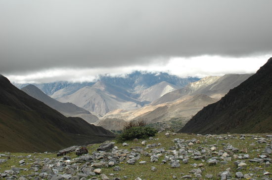 Dort unten ist Muktinath im Lower Mustang District
