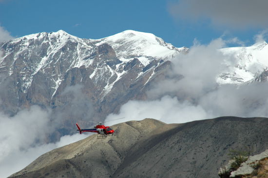 Indische Hindu Pilger kommen manchmal auch mit dem Heli
