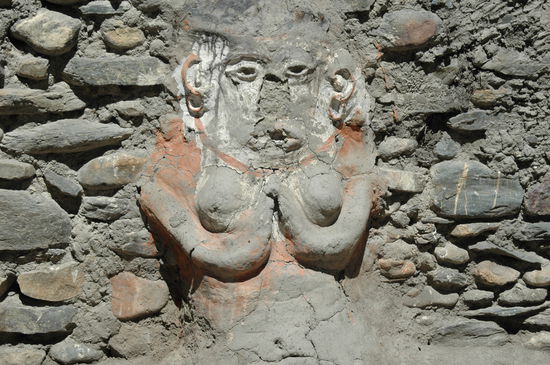 Mhh? Was wollte uns der Künsteler wohl damit sagen?