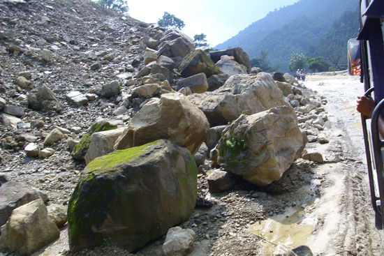 Solche Brocken liegen unterwegs auf der Strasse