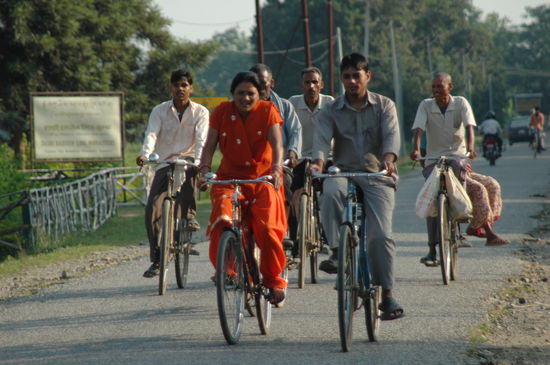Eine Strasse führt einmal herum um den Secred Garden