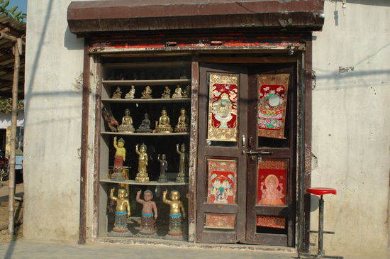 Ein Schaufenster in Lumbini