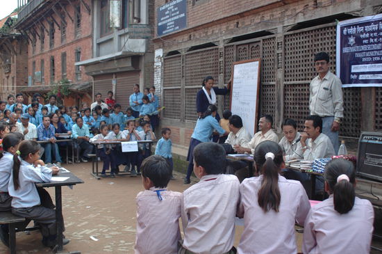 Schulolympiade in Panauti und alle machen mit