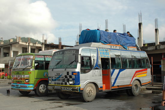 Unser Gepäck ist verladen auf dem Dach..........keine gute Idee!