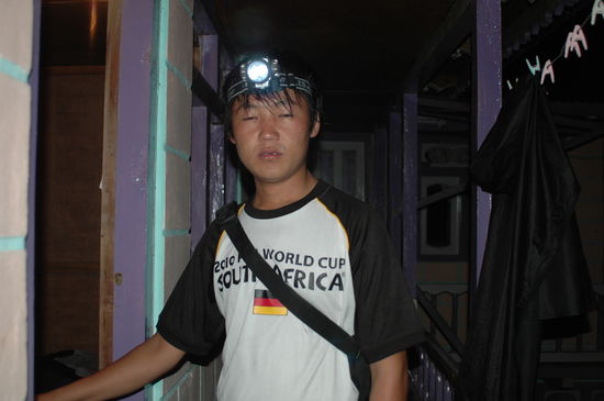 So geht man zum Dinner..............no electricity