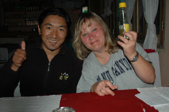 Norbu Sherpa und ich (schon wieder mit roter Nase)