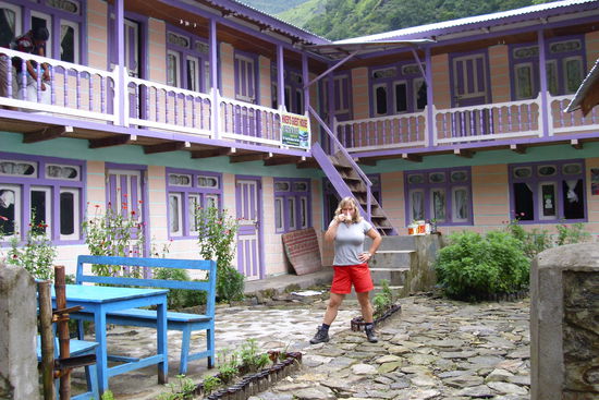  Meine schönen roten Hosen passen doch prima zur Ponta Rosa Ranch. Oder?