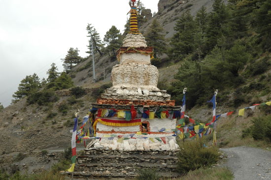 Wenn schon keine Berge, dann gibt es wunderschöne Chörten zu sehen