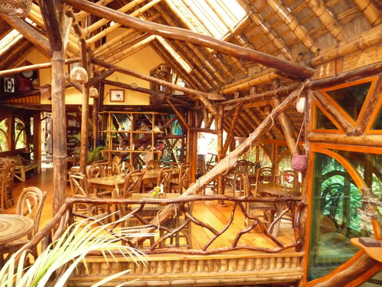 Am vorderen Zweiertisch gabs ein Candlelightdinner...