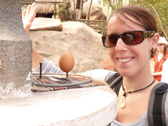 Guk, das Ei steht still auf Nagel, krasse Nagel