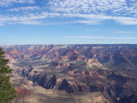 Der Grand Canyon mit seinen teilweise über 1600m Höhenunterschied