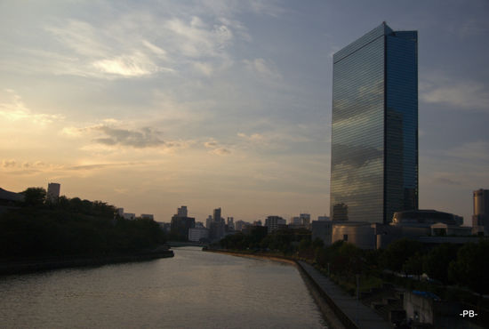 Osaka: Eine quirlige Großstadt, die aber leider nur wenige architektonisch interessante Stadtviertel aufweist.