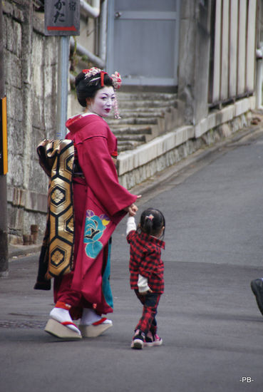 ... wo man auch immer wieder eine Geisha antrifft.
