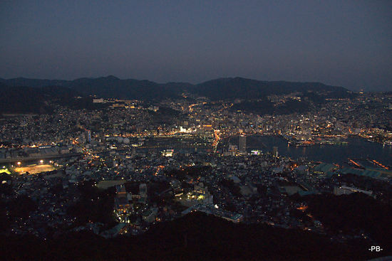 Nagasaki: Blick vom Inasa-yama (333m) auf das Zentrum von Nagasaki.