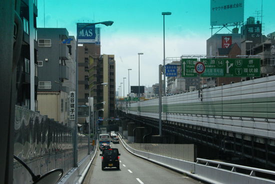 Schön ist Osaka nicht gerade, dafür ist aber immer was los.