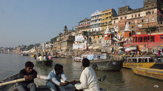 Varanasi gilt als eine der ältesten Städte der Welt und als DIE heiligste Stadt der Hindu....
